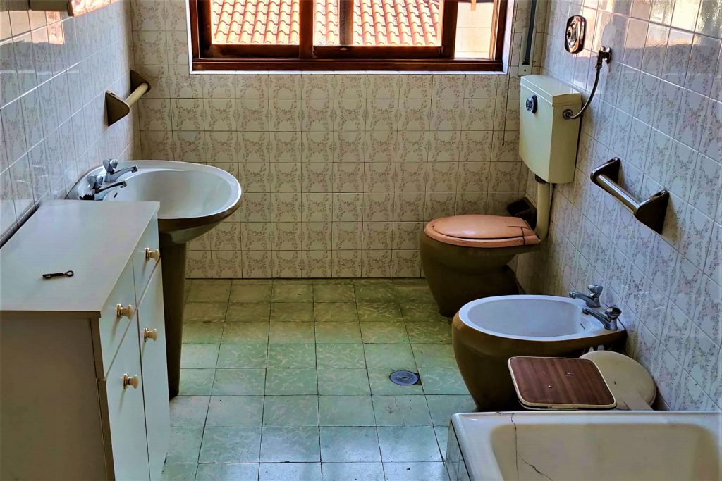 Moradia T4 Rua Comendador Raínho SJM - Casa Banho Moradia T4 Rua Comendador Raínho SJM - Casa Banho