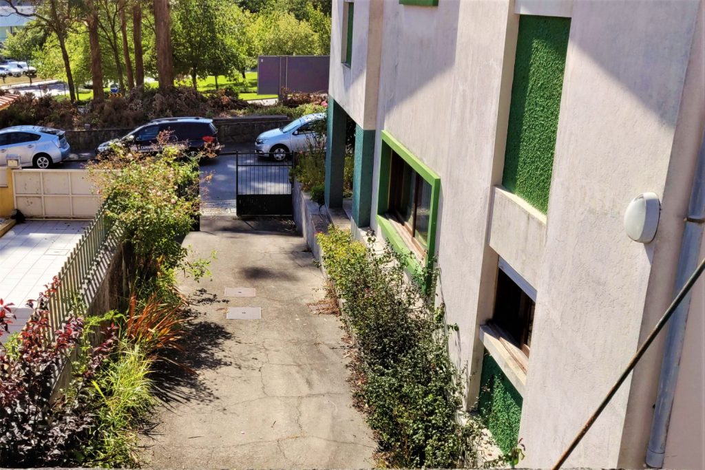 Moradia T4 Rua Comendador Raínho SJM - acesso Moradia T4 Rua Comendador Raínho SJM - acesso