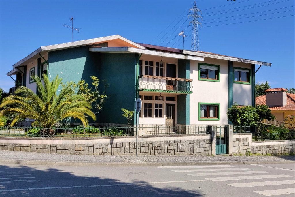 Moradia T4 Rua Comendador Raínho SJM - fachada Moradia T4 Rua Comendador Raínho SJM - fachada